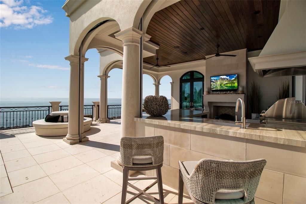 На продажу: $26,000,000 (5 спален, 5 ванн, 10600 Квадратных фут)