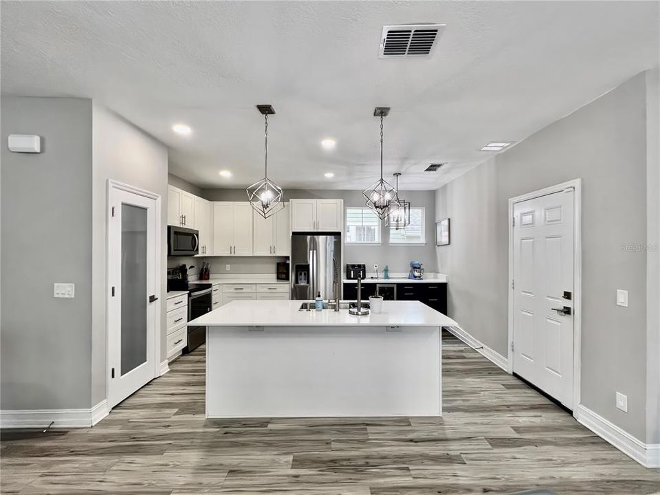 En Venta: $979,000 (5 camas, 3 baños, 2196 Pies cuadrados)