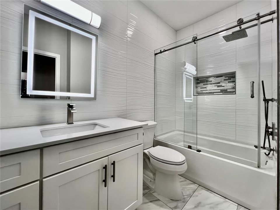 En Venta: $979,000 (5 camas, 3 baños, 2196 Pies cuadrados)