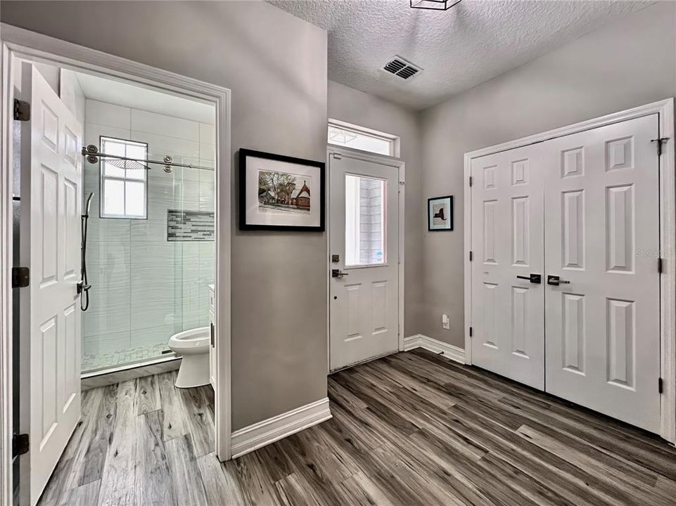 En Venta: $979,000 (5 camas, 3 baños, 2196 Pies cuadrados)