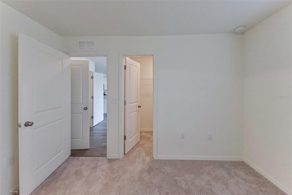 出租: $1,665 (4 贝兹, 2 浴室, 1449 平方英尺)