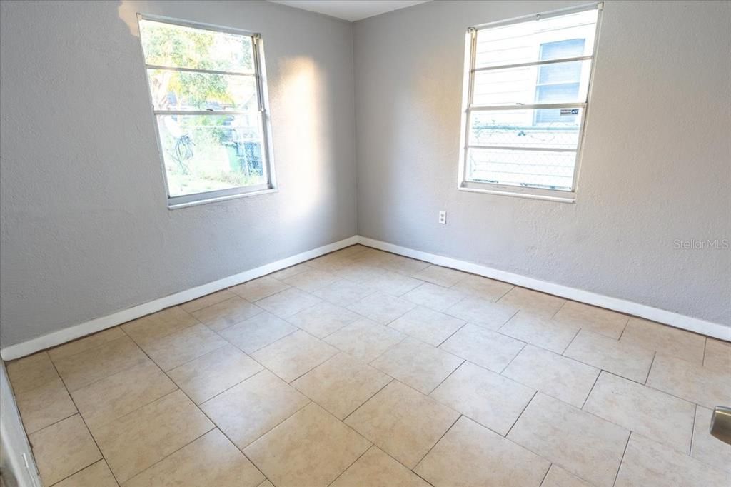 For Sale: $314,990 (3 beds, 1 baths, 816 Square Feet)