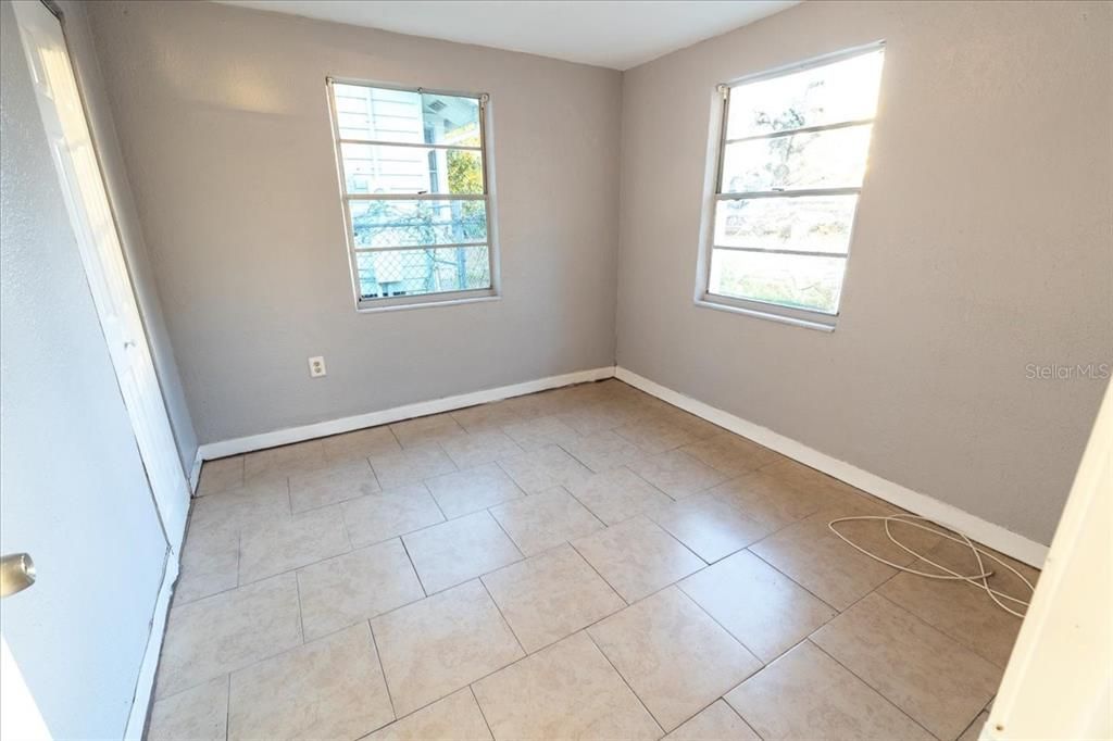 For Sale: $314,990 (3 beds, 1 baths, 816 Square Feet)