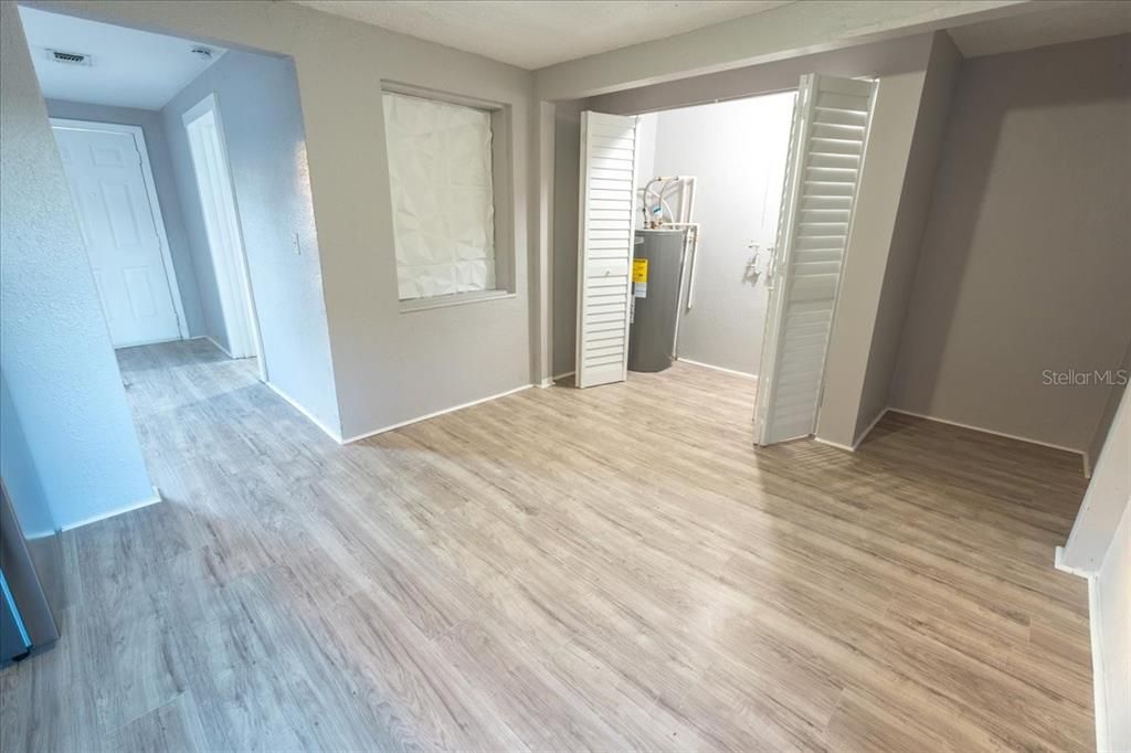 For Sale: $314,990 (3 beds, 1 baths, 816 Square Feet)