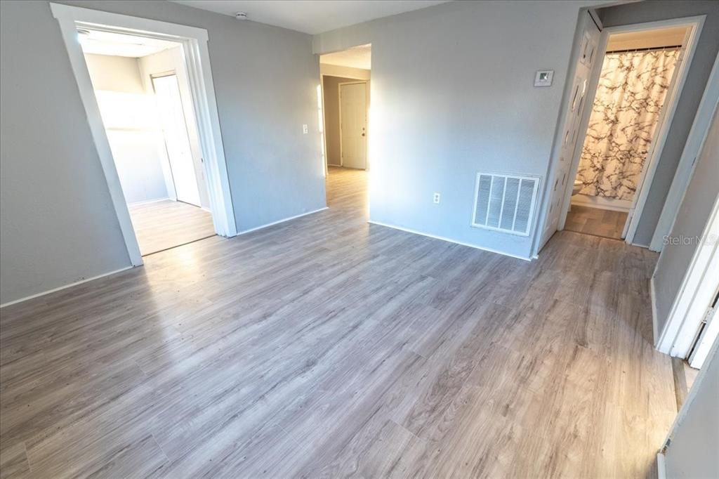 For Sale: $314,990 (3 beds, 1 baths, 816 Square Feet)