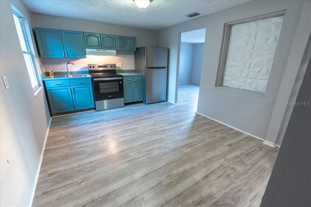 For Sale: $314,990 (3 beds, 1 baths, 816 Square Feet)