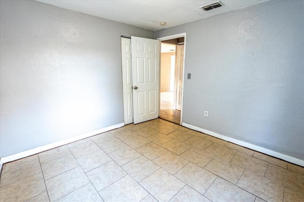 For Sale: $314,990 (3 beds, 1 baths, 816 Square Feet)