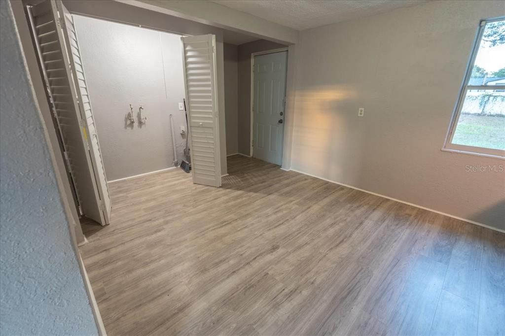 For Sale: $314,990 (3 beds, 1 baths, 816 Square Feet)