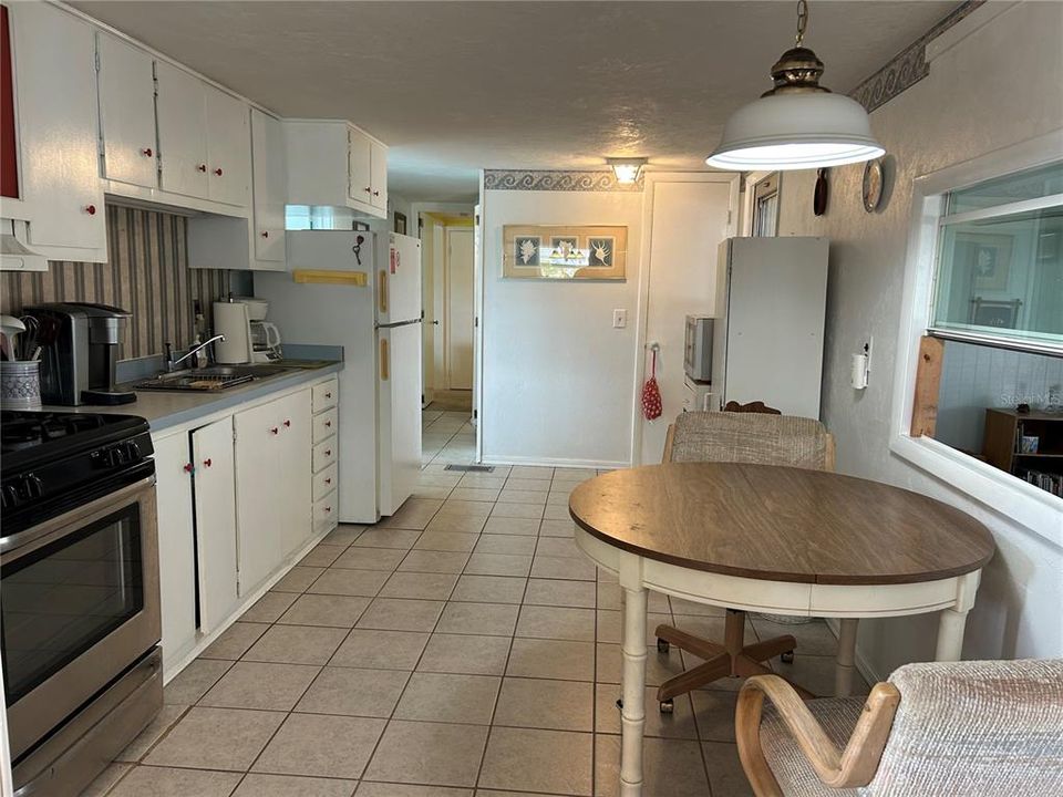 待售: $148,900 (2 贝兹, 2 浴室, 976 平方英尺)