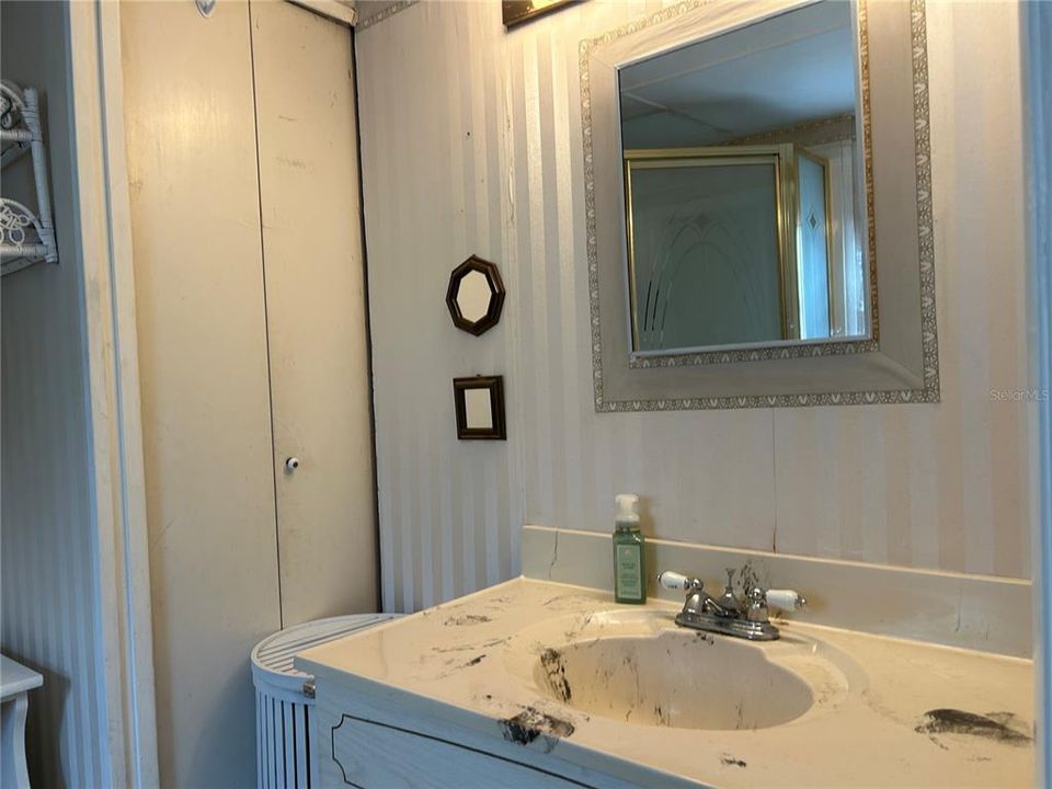 待售: $148,900 (2 贝兹, 2 浴室, 976 平方英尺)