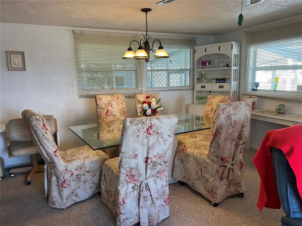 待售: $148,900 (2 贝兹, 2 浴室, 976 平方英尺)