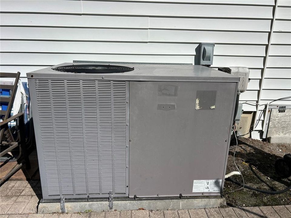 待售: $148,900 (2 贝兹, 2 浴室, 976 平方英尺)