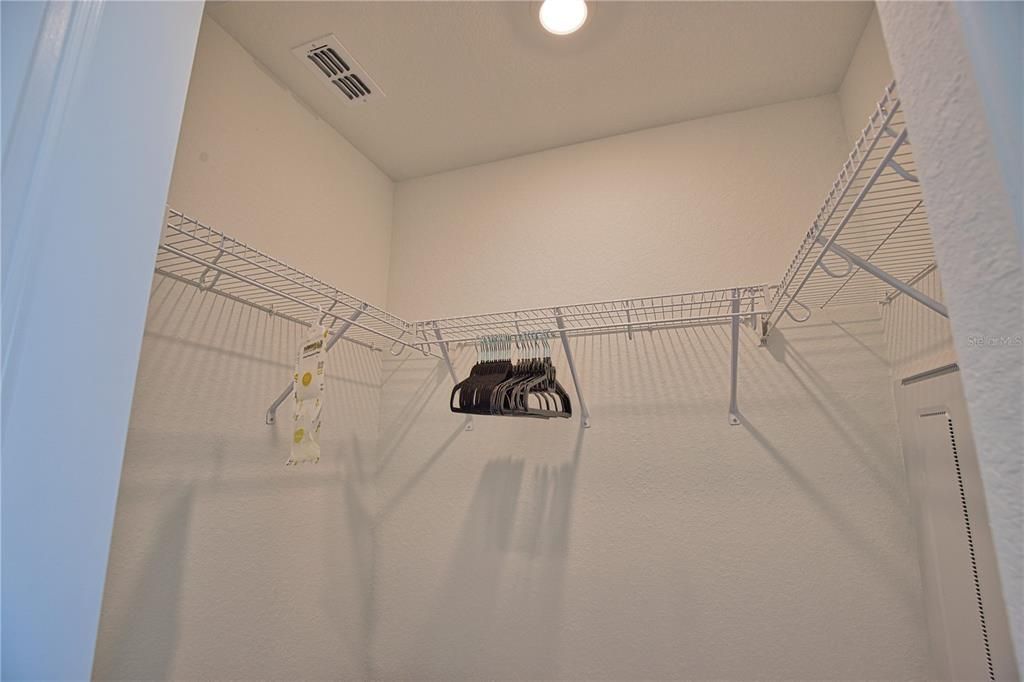 For Rent: $5,200 (3 beds, 2 baths, 1313 Square Feet)