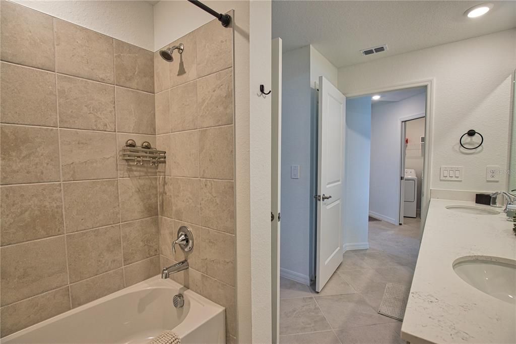 For Rent: $5,200 (3 beds, 2 baths, 1313 Square Feet)