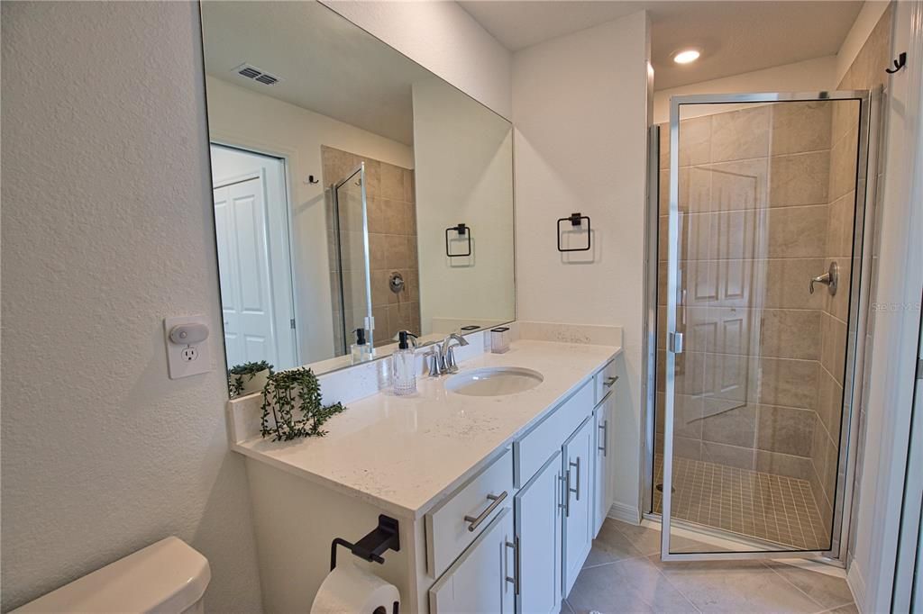 For Rent: $5,200 (3 beds, 2 baths, 1313 Square Feet)