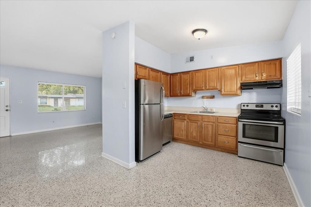 For Rent: $1,565 (2 beds, 1 baths, 800 Square Feet)