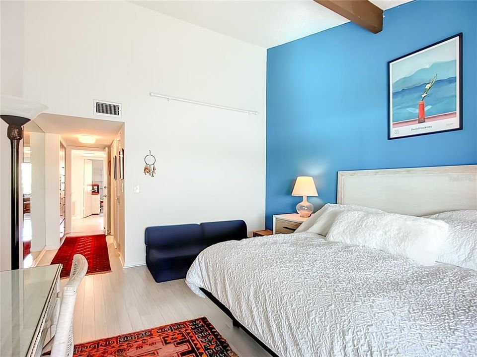 For Sale: $525,800 (2 beds, 2 baths, 1216 Square Feet)