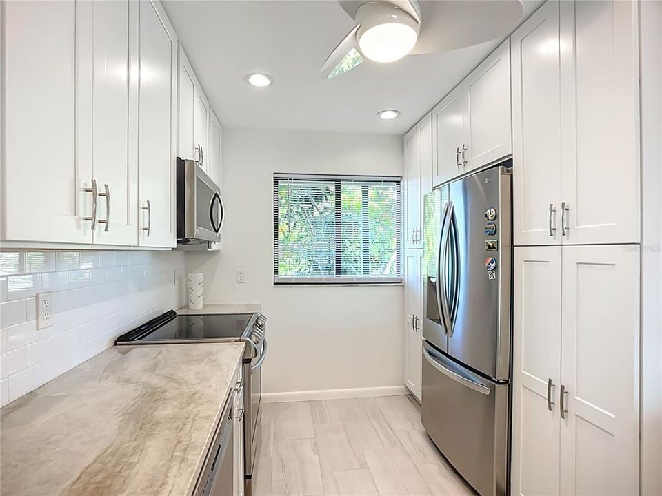 For Sale: $525,800 (2 beds, 2 baths, 1216 Square Feet)