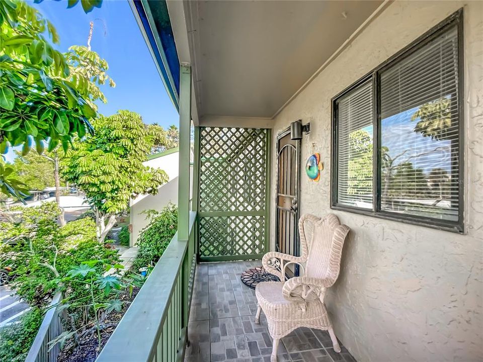 For Sale: $525,800 (2 beds, 2 baths, 1216 Square Feet)