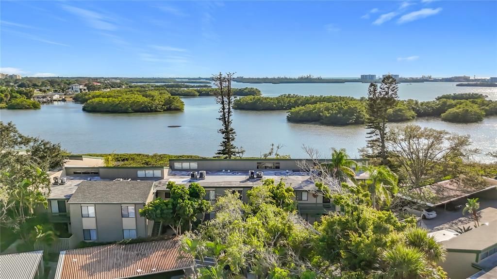 For Sale: $525,800 (2 beds, 2 baths, 1216 Square Feet)