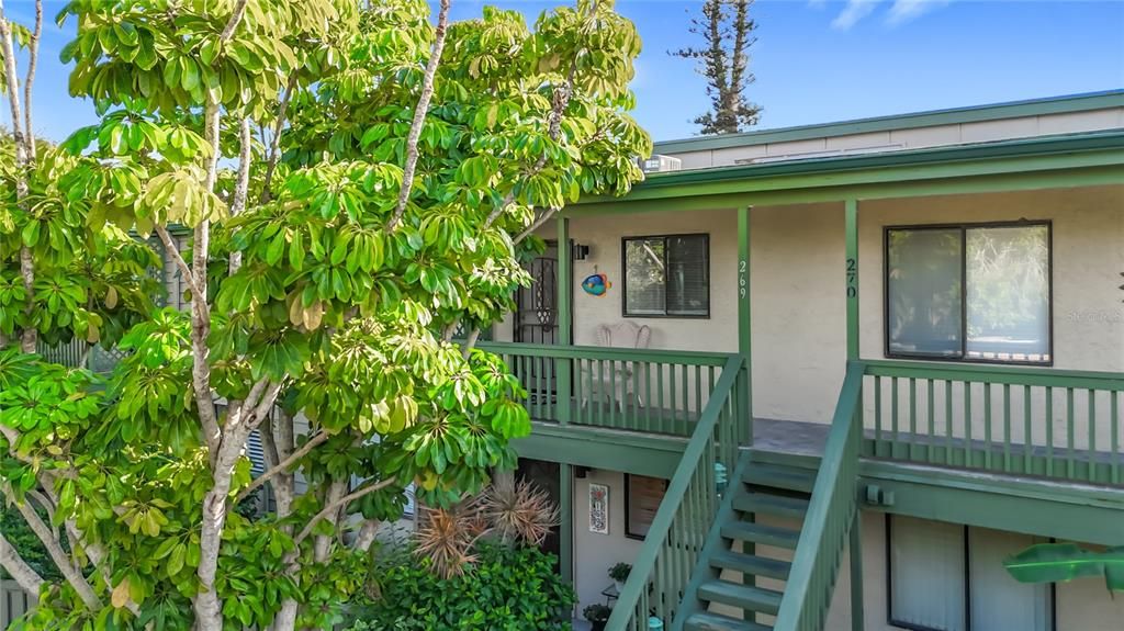 For Sale: $525,800 (2 beds, 2 baths, 1216 Square Feet)