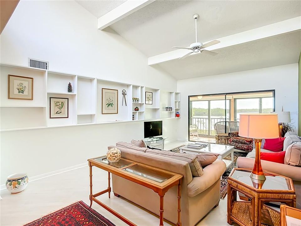 For Sale: $525,800 (2 beds, 2 baths, 1216 Square Feet)