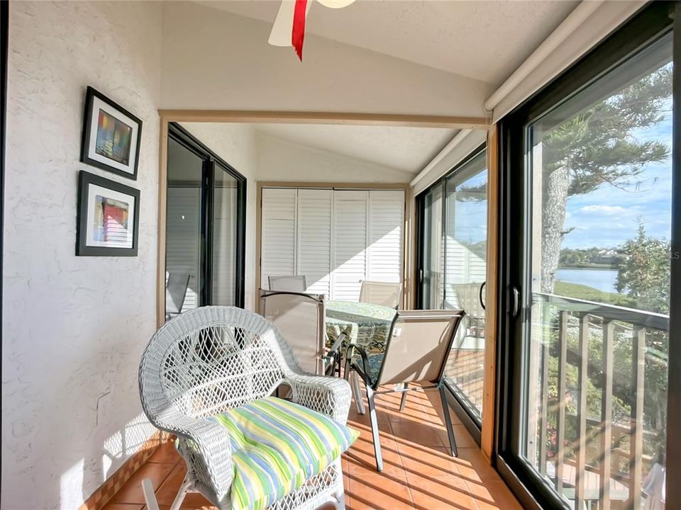 For Sale: $525,800 (2 beds, 2 baths, 1216 Square Feet)