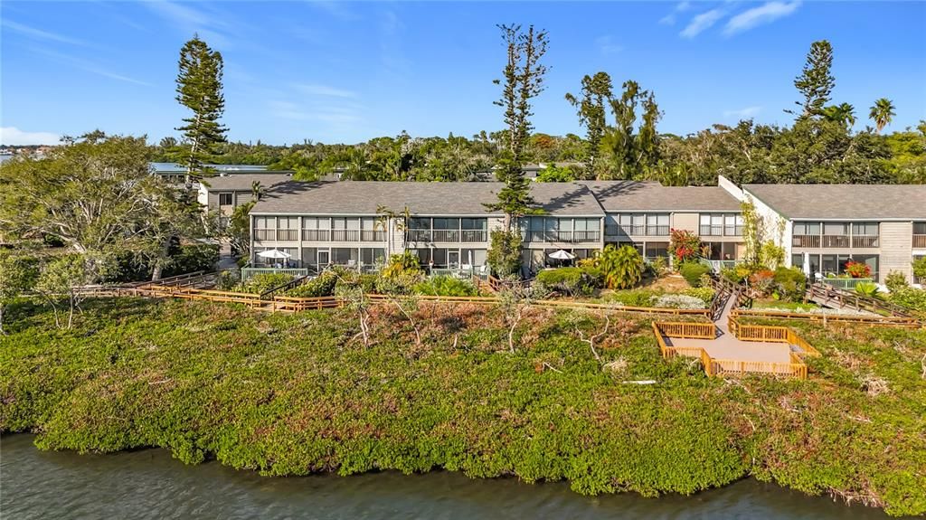 For Sale: $525,800 (2 beds, 2 baths, 1216 Square Feet)