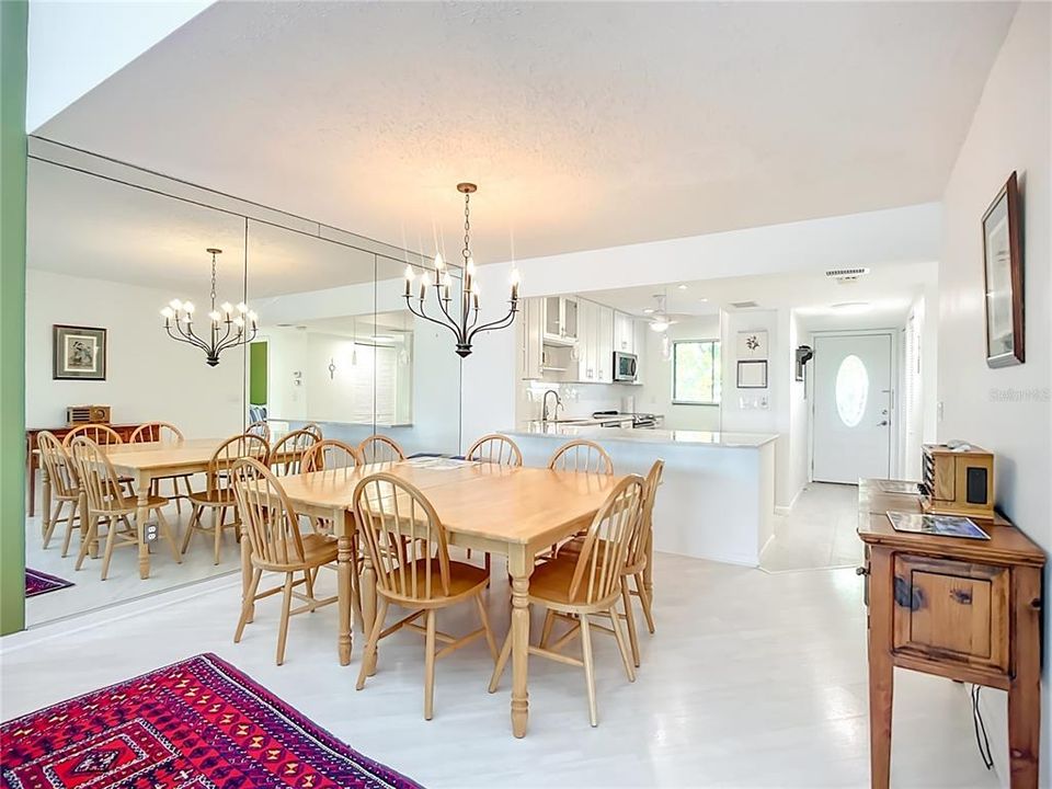 For Sale: $525,800 (2 beds, 2 baths, 1216 Square Feet)