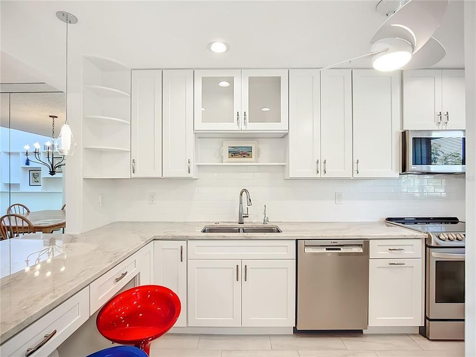 For Sale: $525,800 (2 beds, 2 baths, 1216 Square Feet)