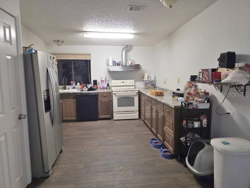 For Sale: $274,900 (4 beds, 2 baths, 1680 Square Feet)