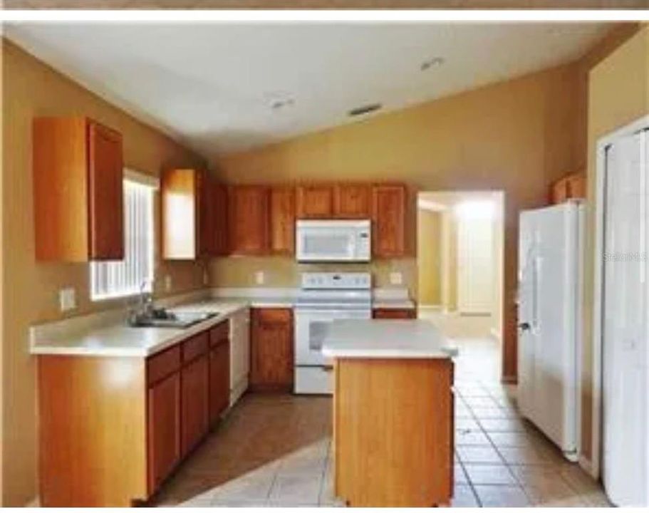 На продажу: $325,000 (4 спален, 2 ванн, 1925 Квадратных фут)