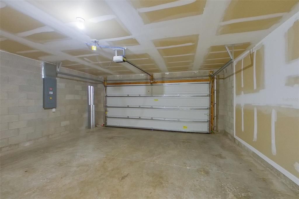 В аренду: $1,665 (4 спален, 2 ванн, 1449 Квадратных фут)