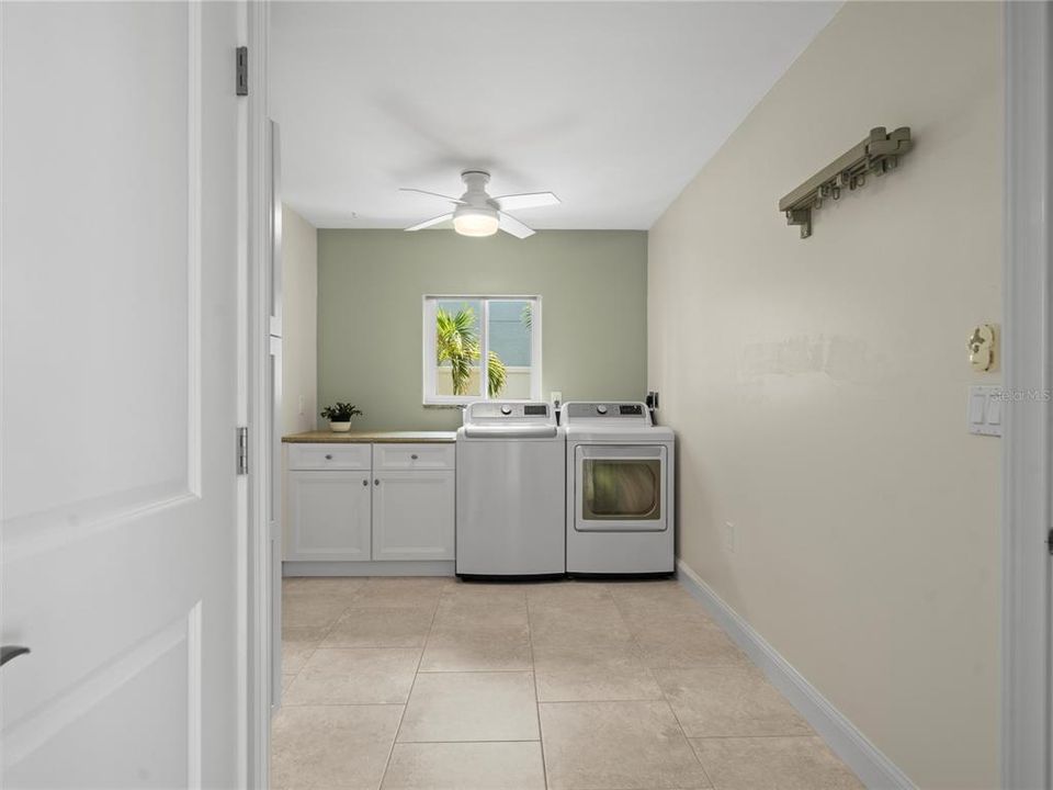 待售: $1,099,999 (3 贝兹, 2 浴室, 1428 平方英尺)