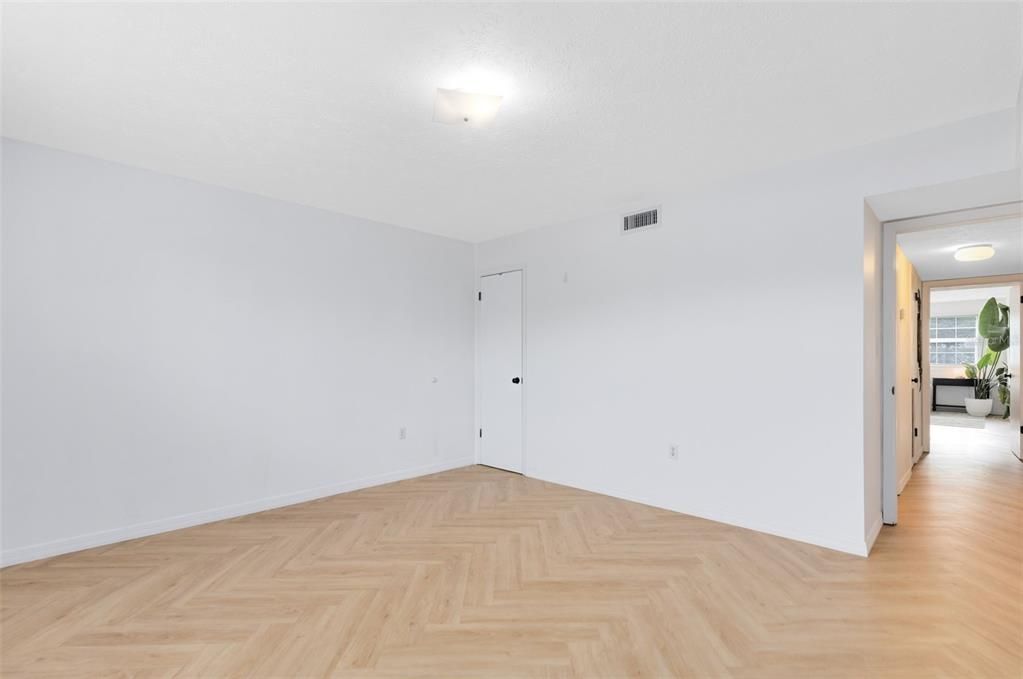 For Sale: $250,000 (2 beds, 2 baths, 1400 Square Feet)