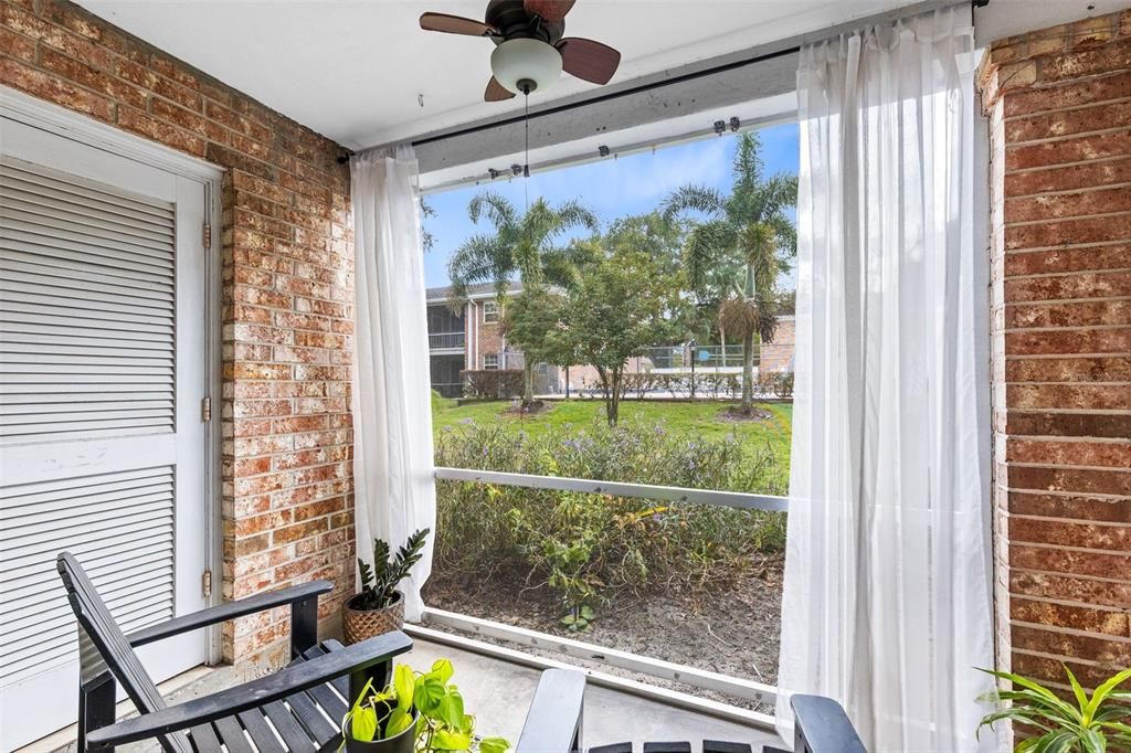 For Sale: $250,000 (2 beds, 2 baths, 1400 Square Feet)