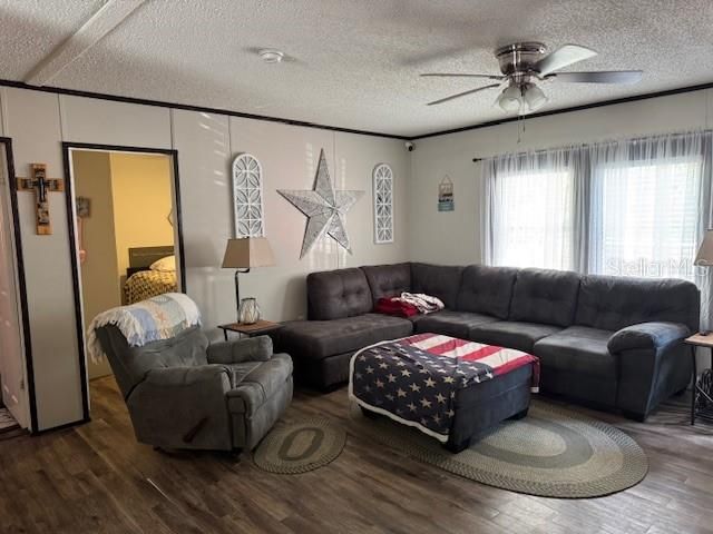 待售: $165,000 (3 贝兹, 2 浴室, 1080 平方英尺)