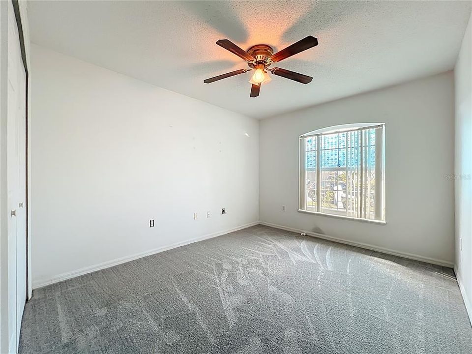 На продажу: $329,999 (3 спален, 2 ванн, 1303 Квадратных фут)