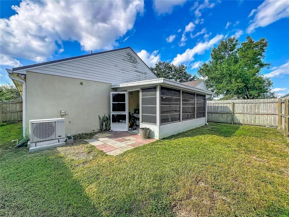 На продажу: $329,999 (3 спален, 2 ванн, 1303 Квадратных фут)