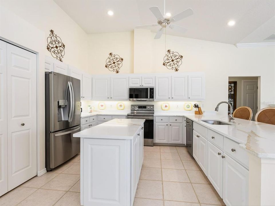 For Sale: $697,000 (3 beds, 2 baths, 2478 Square Feet)