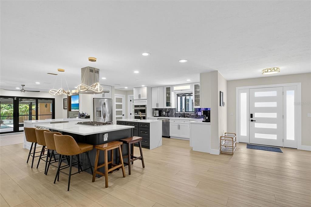 En Venta: $1,599,900 (3 camas, 3 baños, 2558 Pies cuadrados)