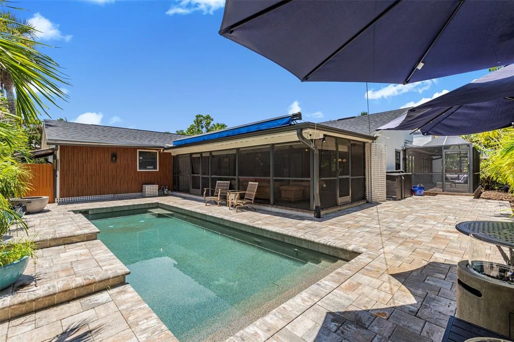 En Venta: $1,599,900 (3 camas, 3 baños, 2558 Pies cuadrados)