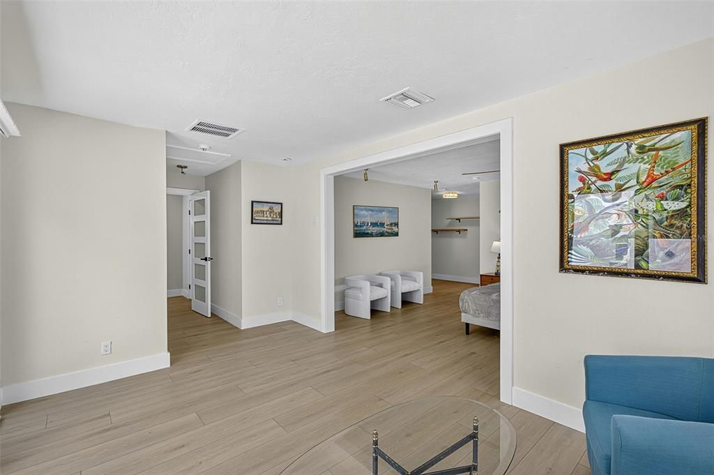 En Venta: $1,599,900 (3 camas, 3 baños, 2558 Pies cuadrados)