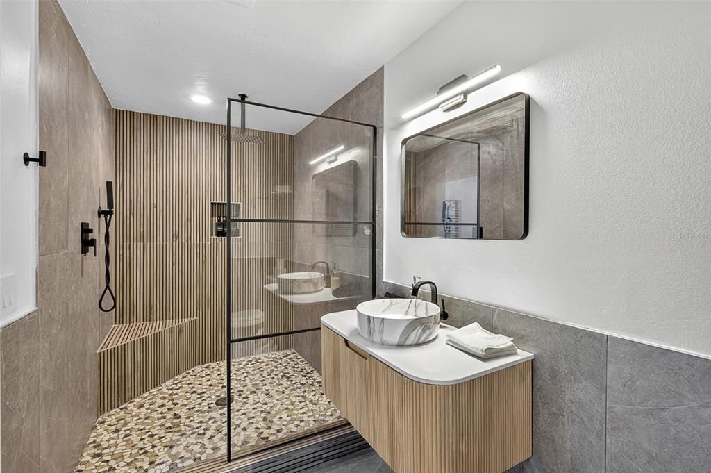 En Venta: $1,599,900 (3 camas, 3 baños, 2558 Pies cuadrados)