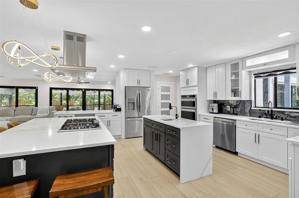 En Venta: $1,599,900 (3 camas, 3 baños, 2558 Pies cuadrados)