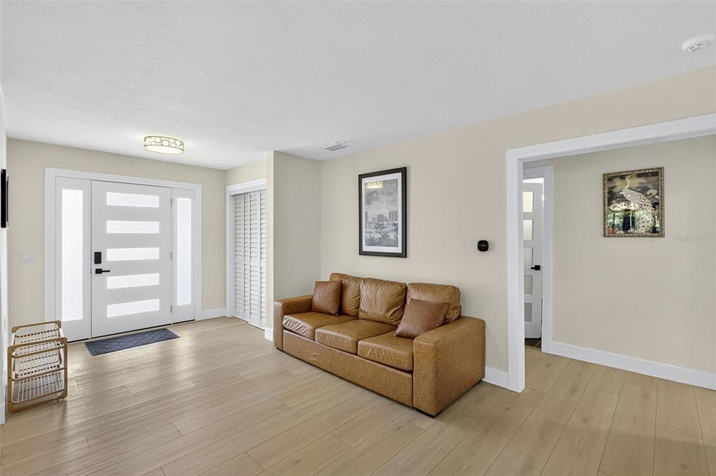 En Venta: $1,599,900 (3 camas, 3 baños, 2558 Pies cuadrados)