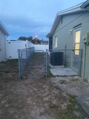 待售: $239,999 (2 贝兹, 1 浴室, 846 平方英尺)