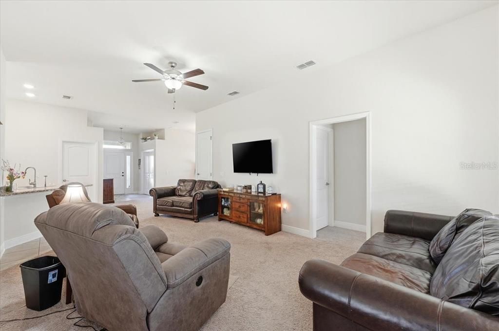 待售: $314,900 (4 贝兹, 2 浴室, 1860 平方英尺)