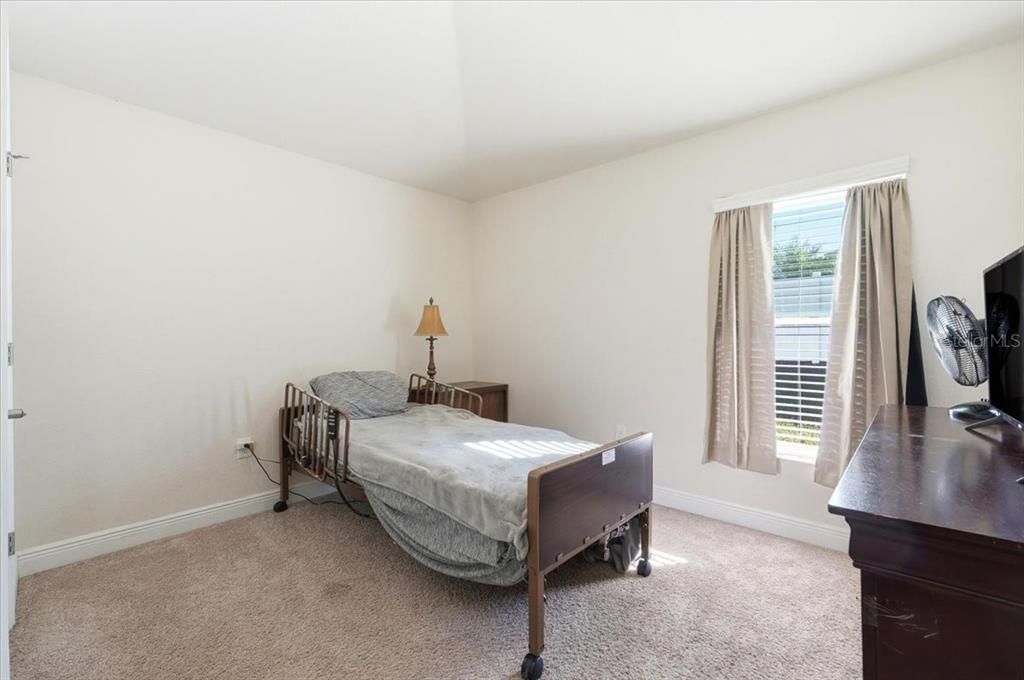 待售: $314,900 (4 贝兹, 2 浴室, 1860 平方英尺)