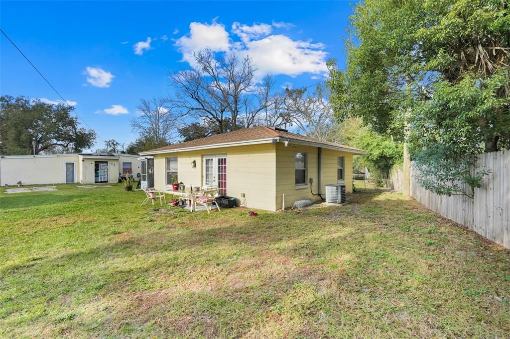 For Sale: $360,000 (5 beds, 3 baths, 2003 Square Feet)